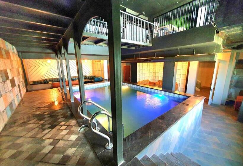 Hotel Br Grand With Nimo Club Amritsar 5 Mint From Golden Temple