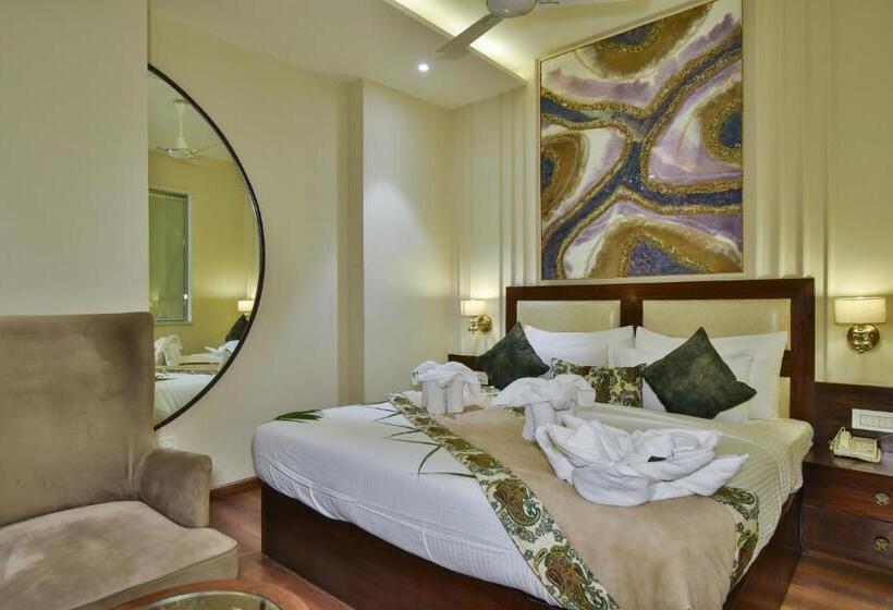 Hotel Br Grand With Nimo Club Amritsar 5 Mint From Golden Temple