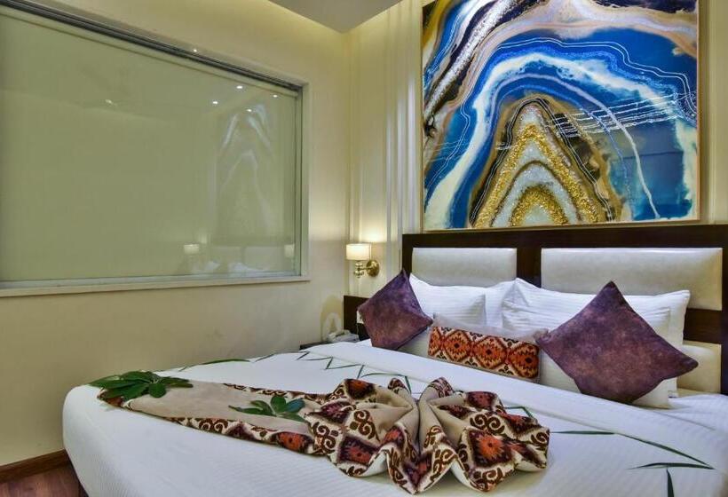 Hotel Br Grand With Nimo Club Amritsar 5 Mint From Golden Temple