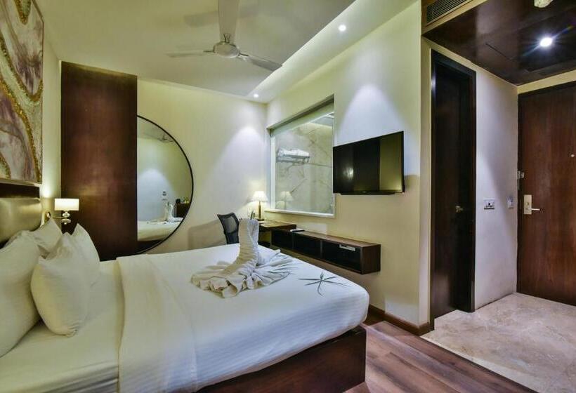 Hotel Br Grand With Nimo Club Amritsar 5 Mint From Golden Temple