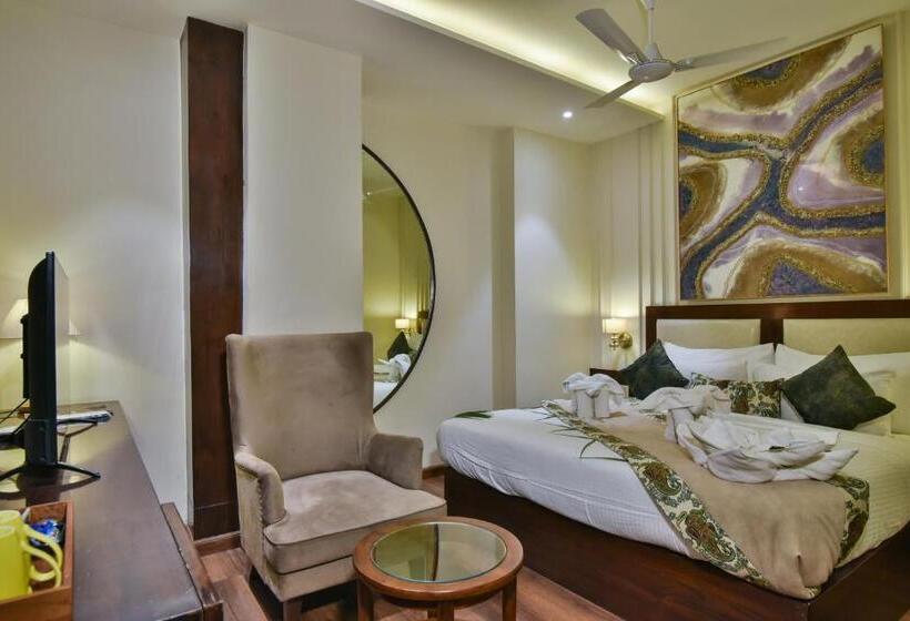 Hotel Br Grand With Nimo Club Amritsar 5 Mint From Golden Temple