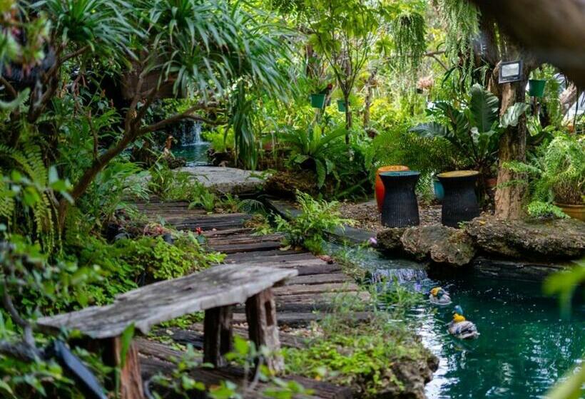 Otel Crystal Resort Korat