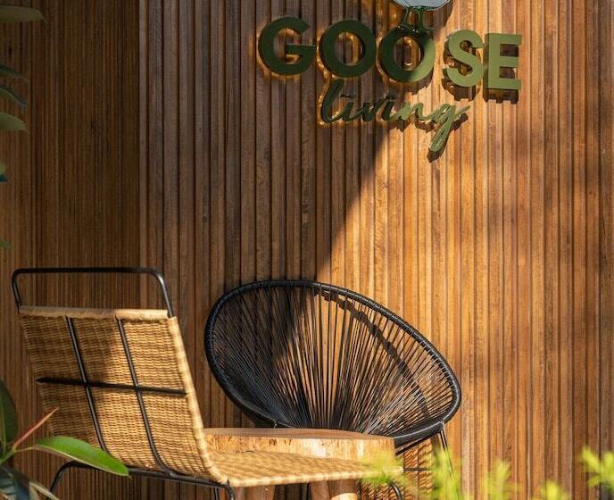 هتل Goose Living