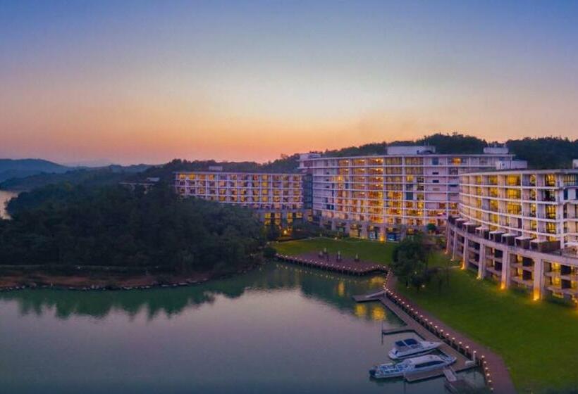 ホテル Hentique Resort & Spa