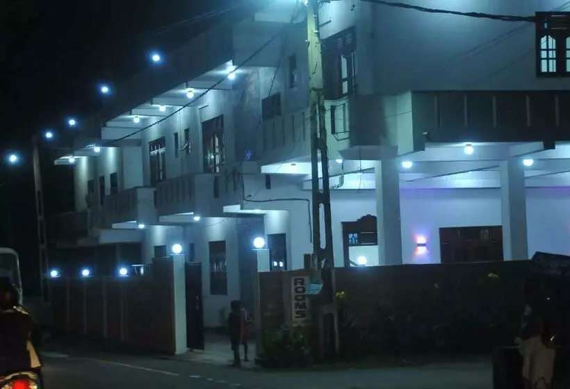 ホテル Nethum Beach House