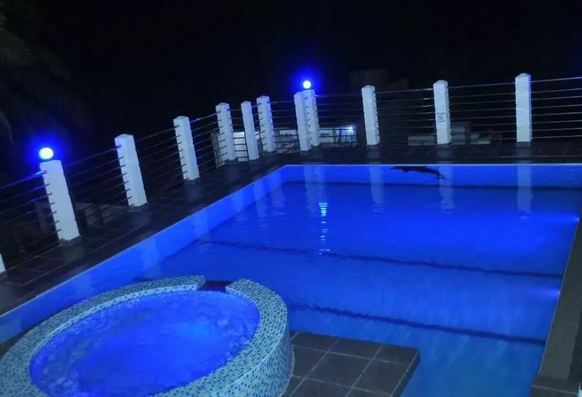 ホテル Nethum Beach House