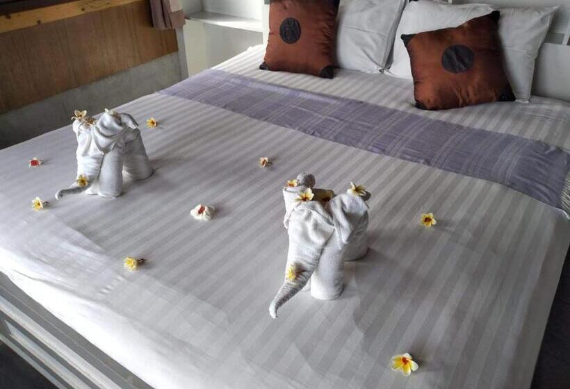 Отель Tree House Bungalows Koh Tao