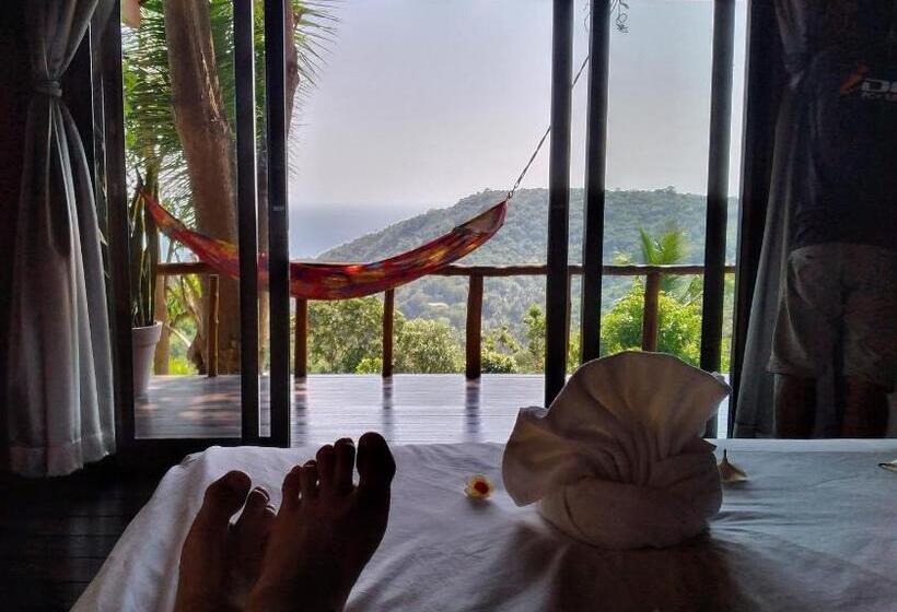 Отель Tree House Bungalows Koh Tao