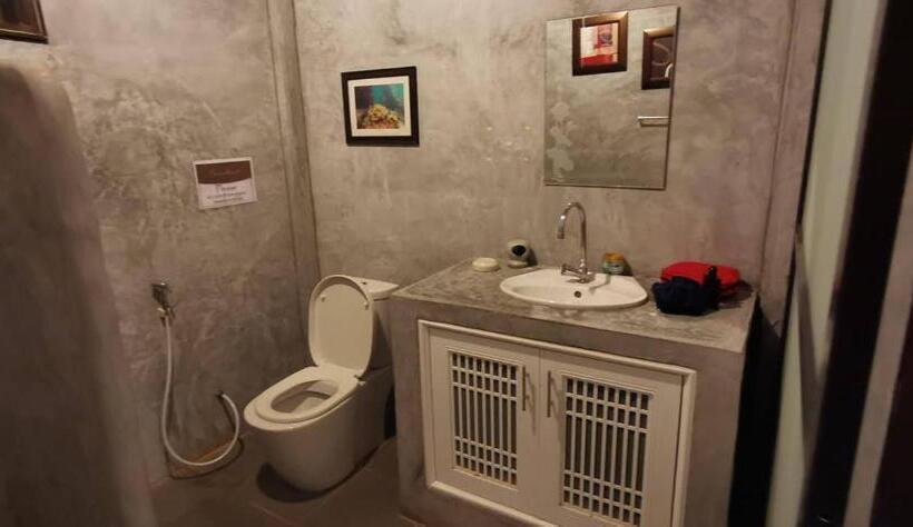 Отель Tree House Bungalows Koh Tao