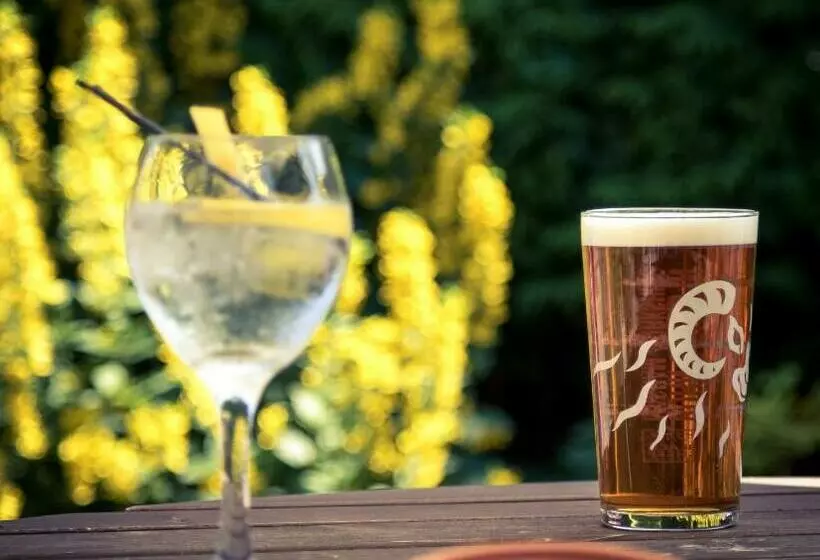 Retkeilymaja Barbon Inn