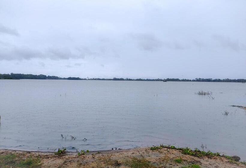 צימר Lake View Cottage