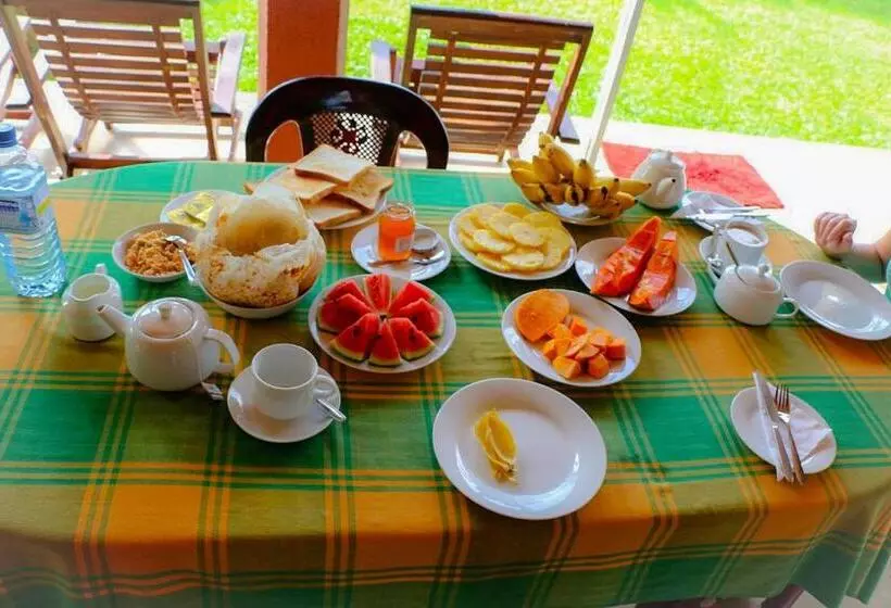 Aamiaismajoitus (B&B) Lake View Cottage