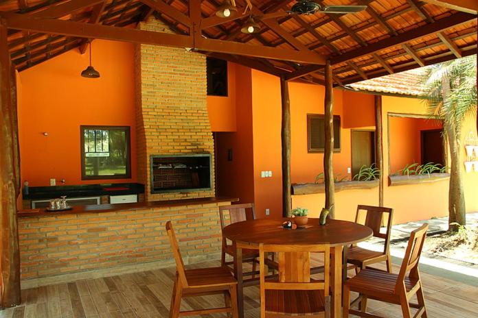 Bed and Breakfast Pantanal Ranch Meia Lua