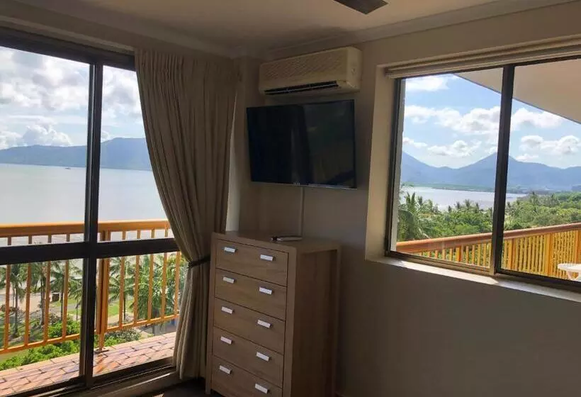 Coral Towers Holiday Suites