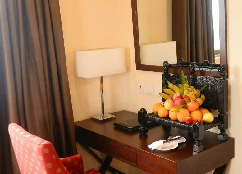 هتل Avari Xpress Gulberg