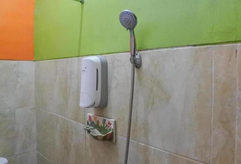 Szálloda Homestay Gayatri Sawojajar Near Univ Negeri Malang Kampus 2 Mitra Reddoorz