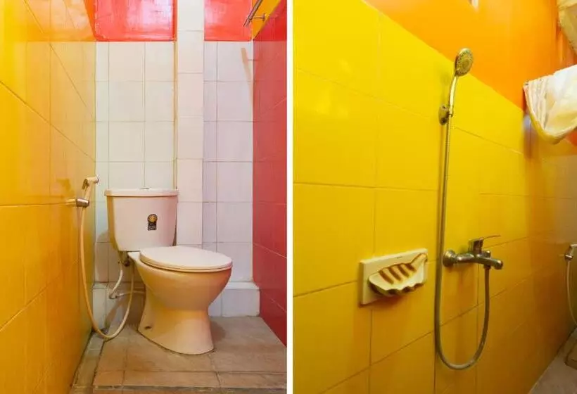 هتل Homestay Gayatri Sawojajar Near Univ Negeri Malang Kampus 2 Mitra Reddoorz