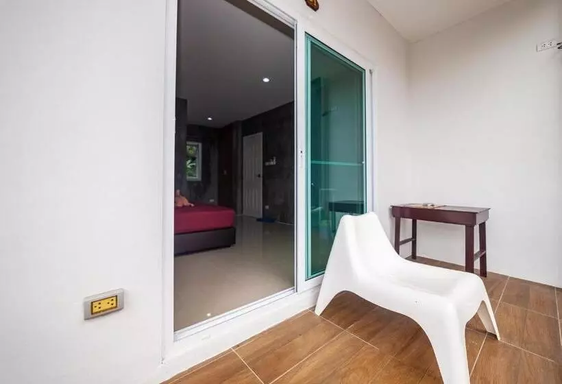 Hotelli Maenam Villa