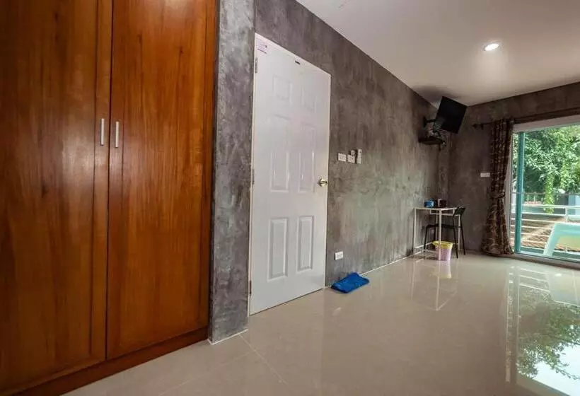 Hotelli Maenam Villa