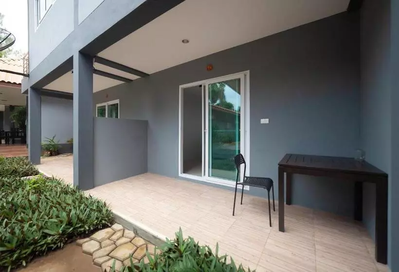 Hotelli Maenam Villa