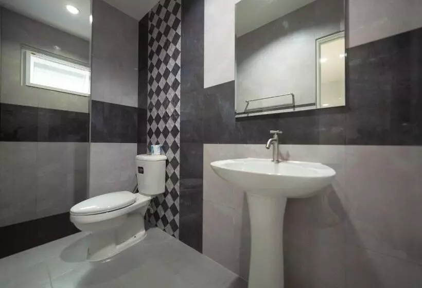 Hotelli Maenam Villa