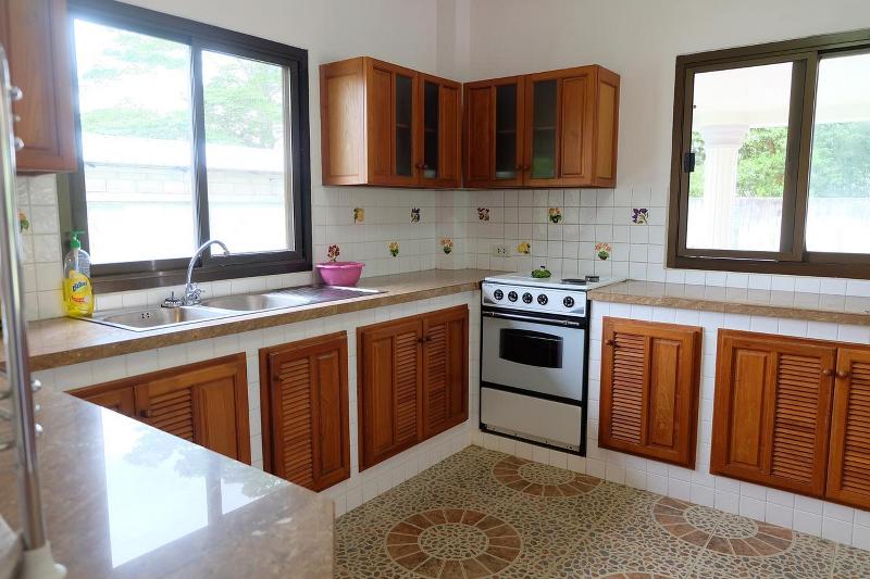 Отель Oyo 967 Andathien Pool Villa Aonang