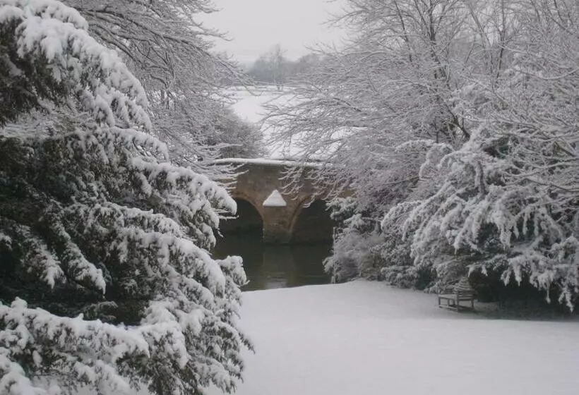 ペンション Castle Farm Guest House