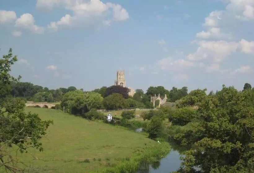 ペンション Castle Farm Guest House