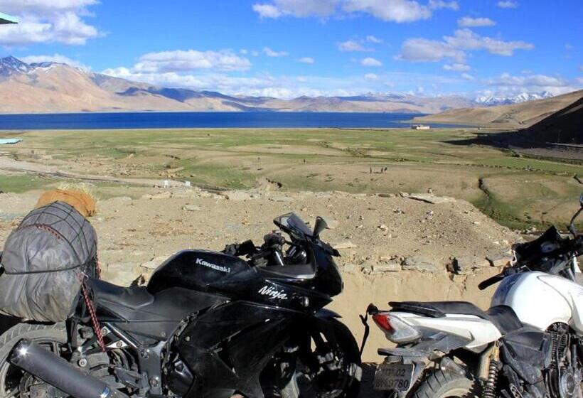 Tsomoriri Hotel Lake View