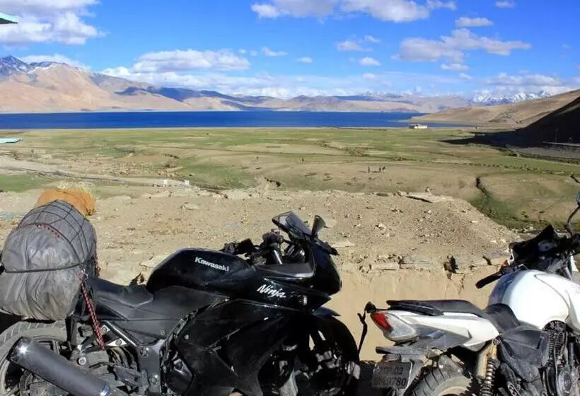 Tsomoriri Hotel Lake View