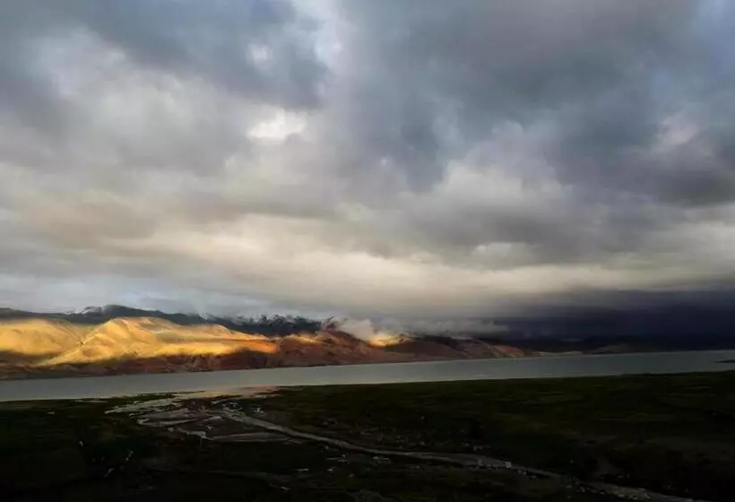 Tsomoriri Hotel Lake View