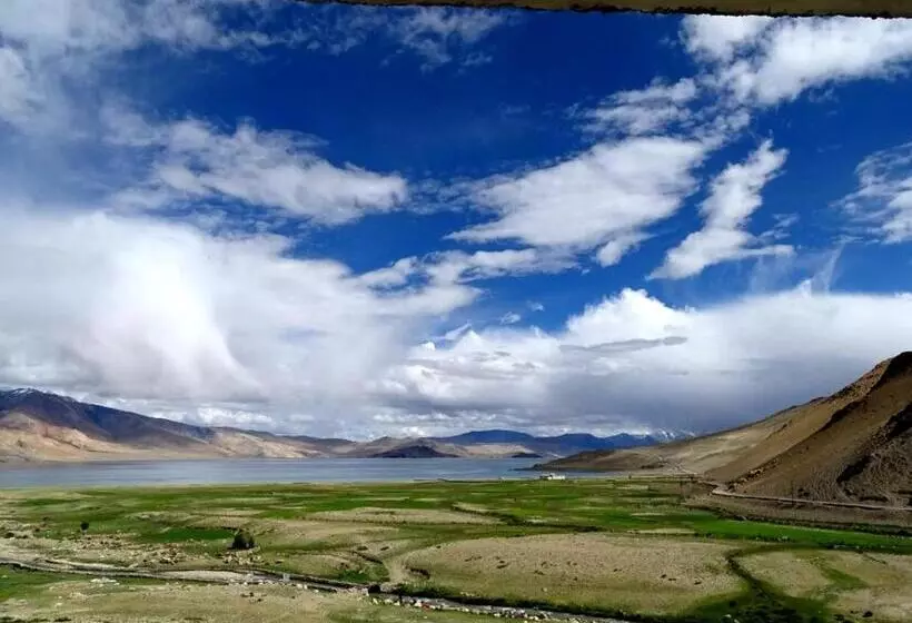 Tsomoriri Hotel Lake View