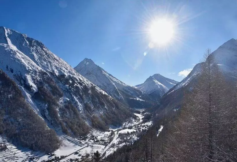 Waldhotel Fletschhorn   Panoramic Retreat In Saas Fee
