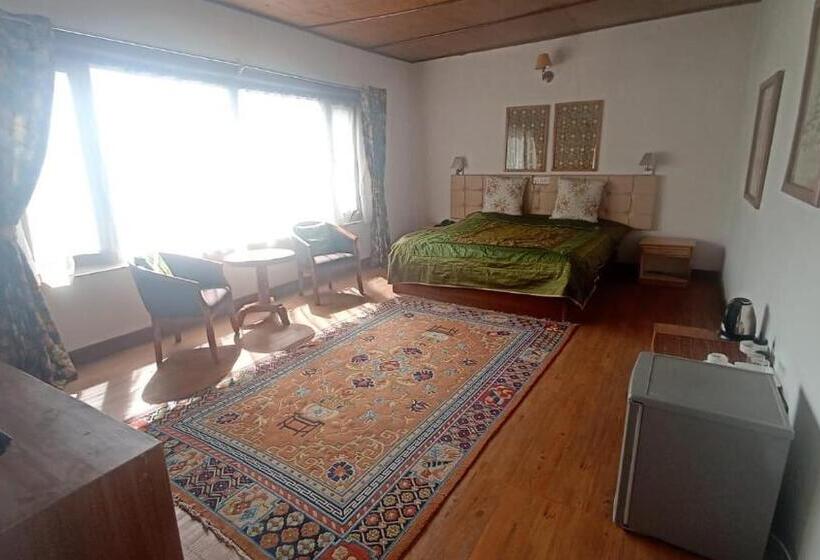 هتل Shambhala Resort