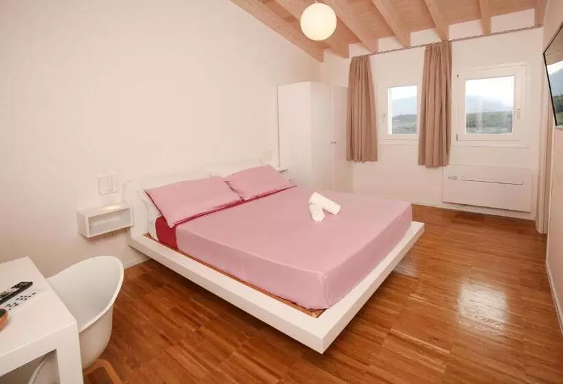 ペンション Stazzo La Capanna