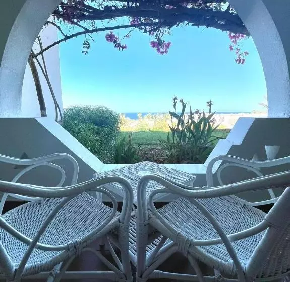 Domina Coral Bay Private Studios