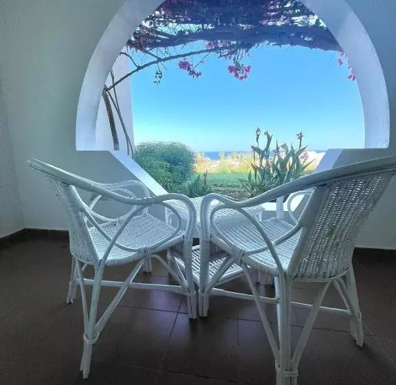 Domina Coral Bay Private Studios