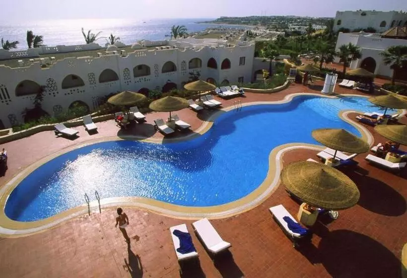 Domina Coral Bay Private Studios