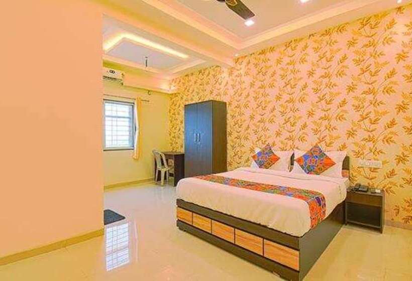 Fabhotel The Golden Leaf