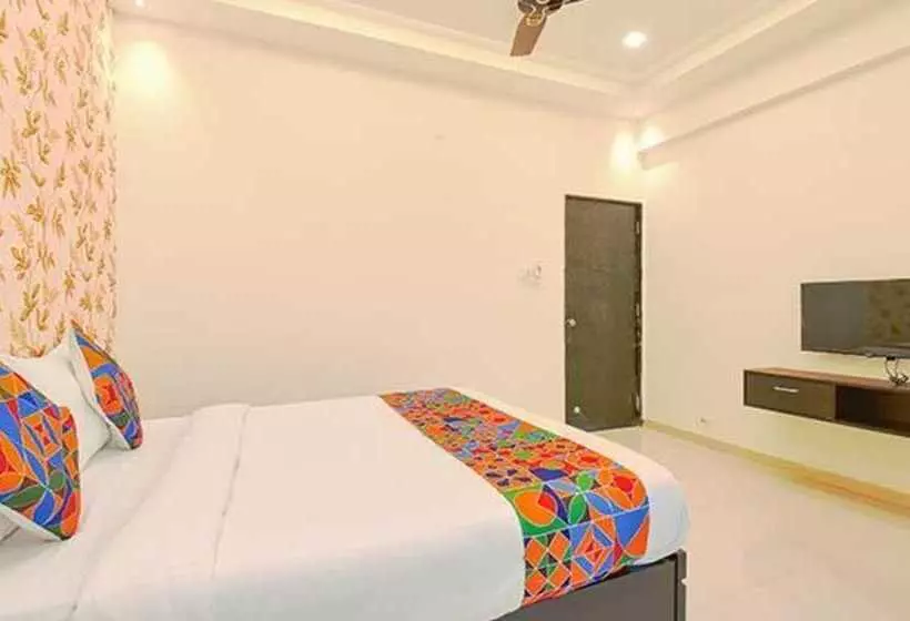 Fabhotel The Golden Leaf