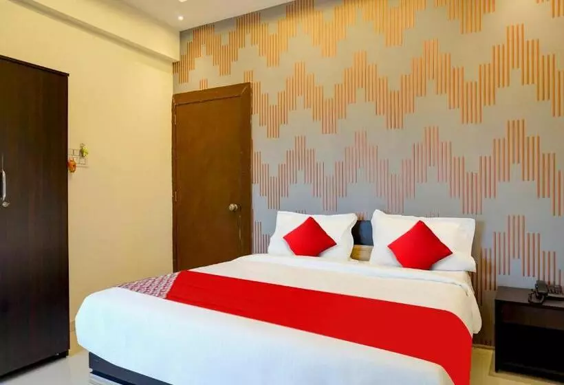 Fabhotel The Golden Leaf