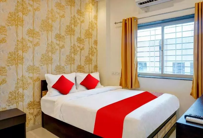 Fabhotel The Golden Leaf