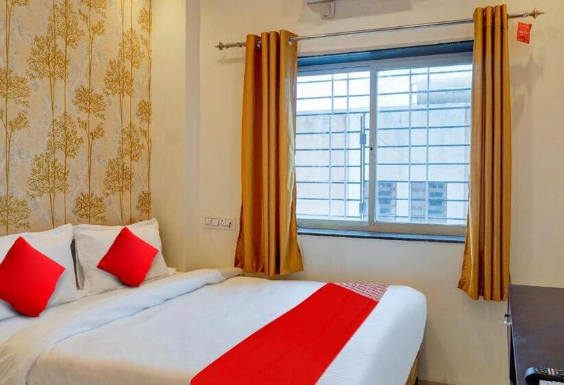 Fabhotel The Golden Leaf