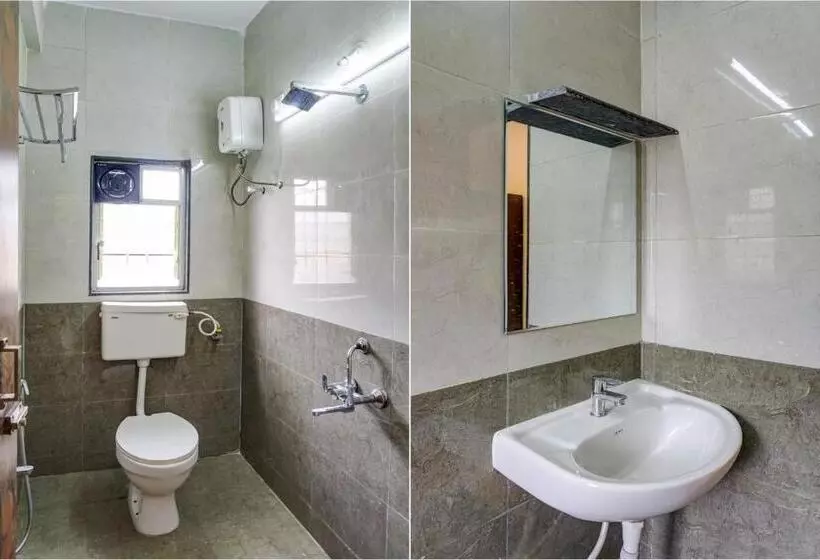 Fabhotel The Golden Leaf