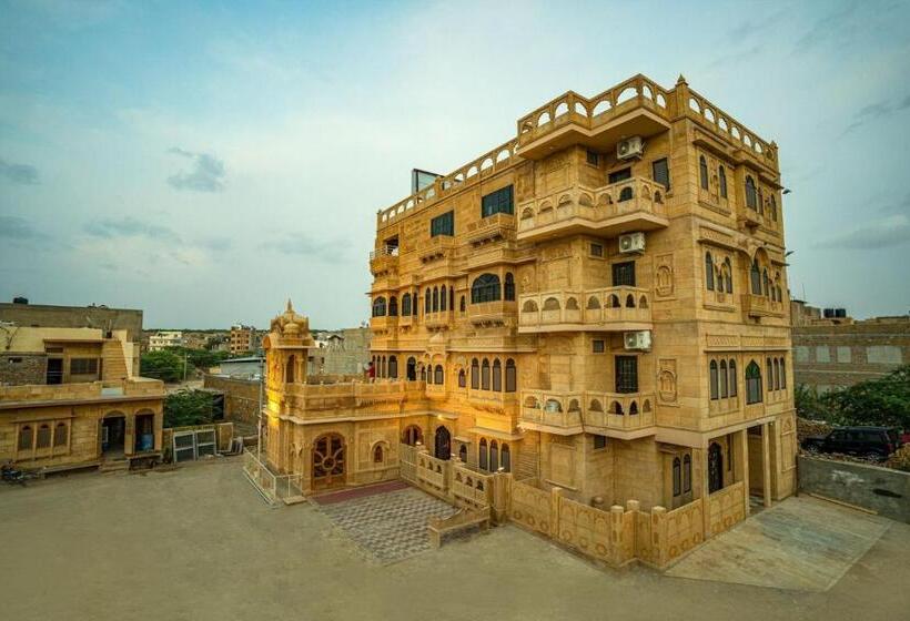 Hotelli Golden Rock Palace