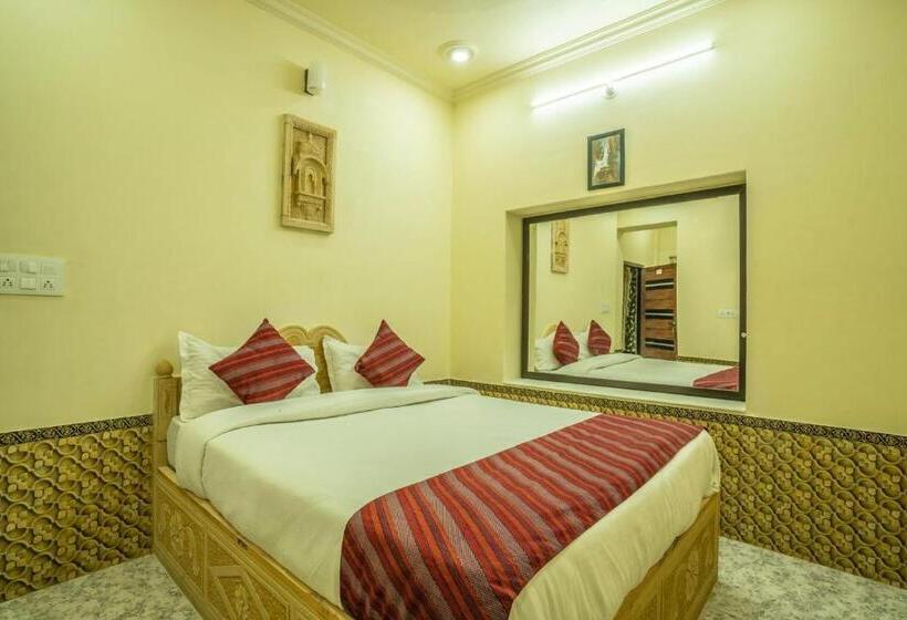 Hotelli Golden Rock Palace