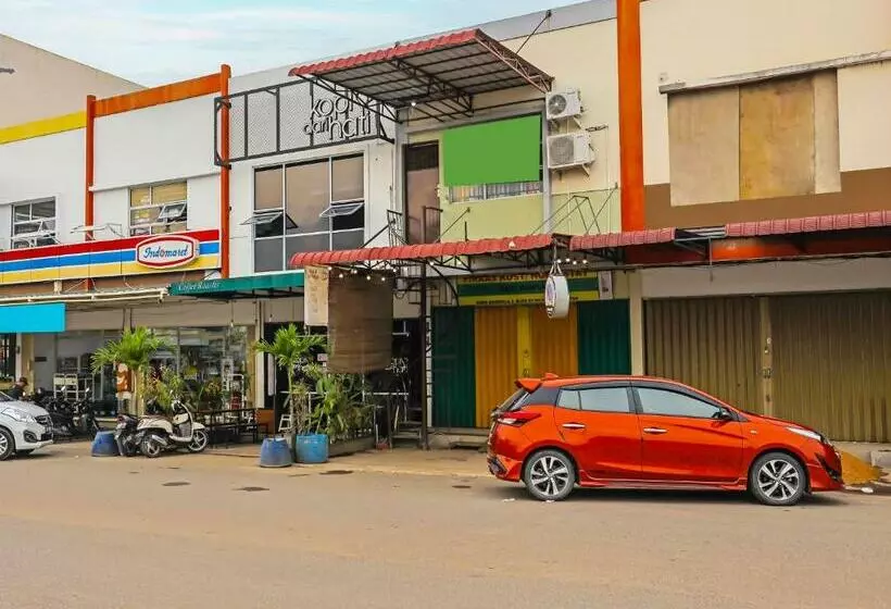 هتل Oyo 92496 Faraas Homestay Syariah
