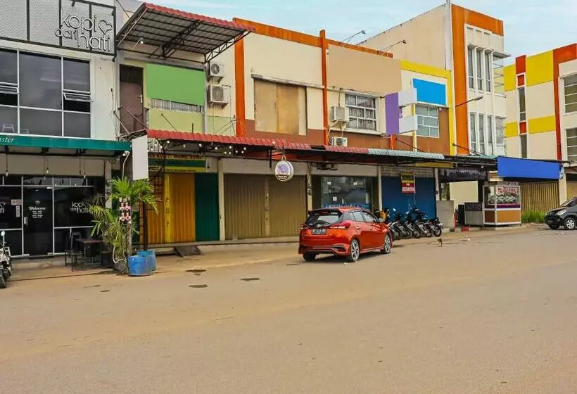 هتل Oyo 92496 Faraas Homestay Syariah