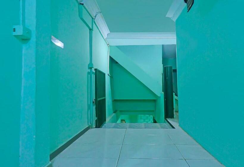 בית מלון כפרי Oyo 92496 Faraas Homestay Syariah