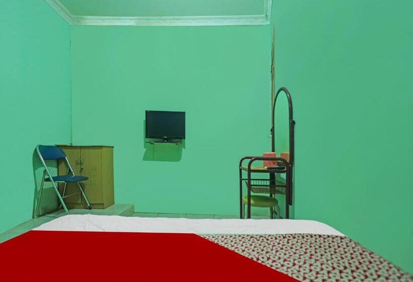 בית מלון כפרי Oyo 92496 Faraas Homestay Syariah